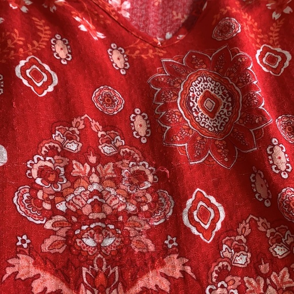 Comfortable and breathy, mati billow sleeve top! - Picture 4 of 4